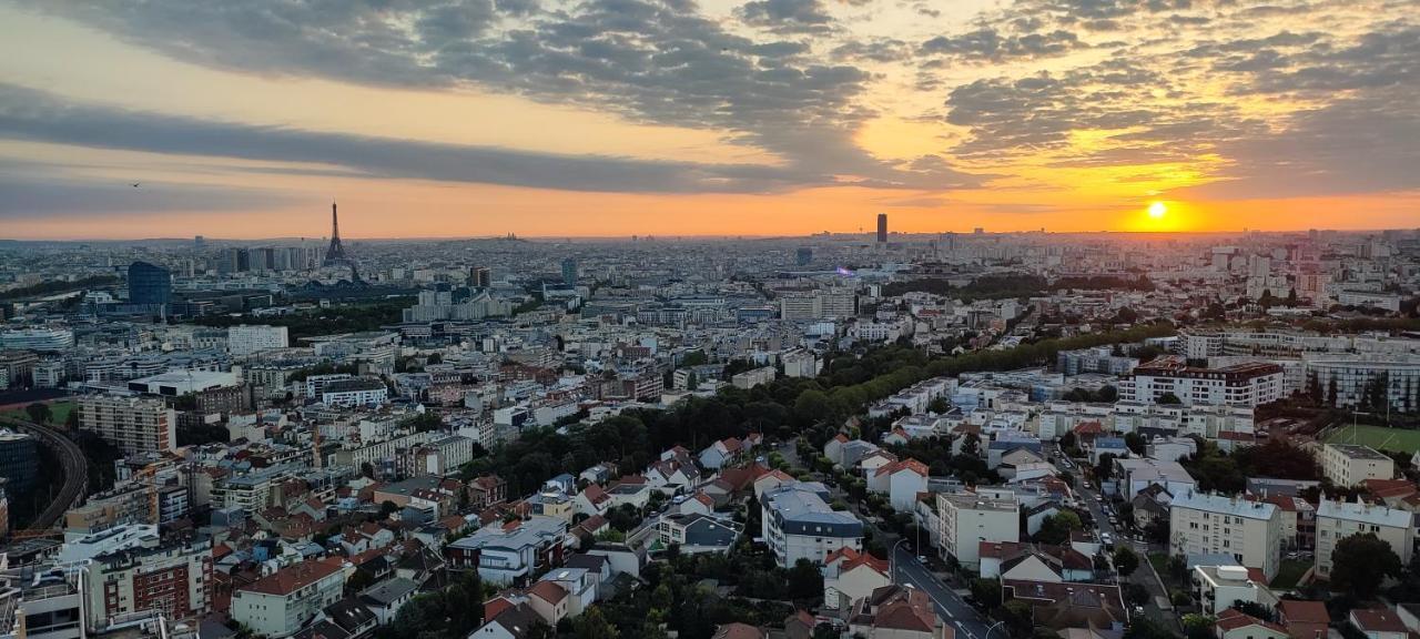 Full - Floor - Eiffel Tower Panoramic View Apartment *