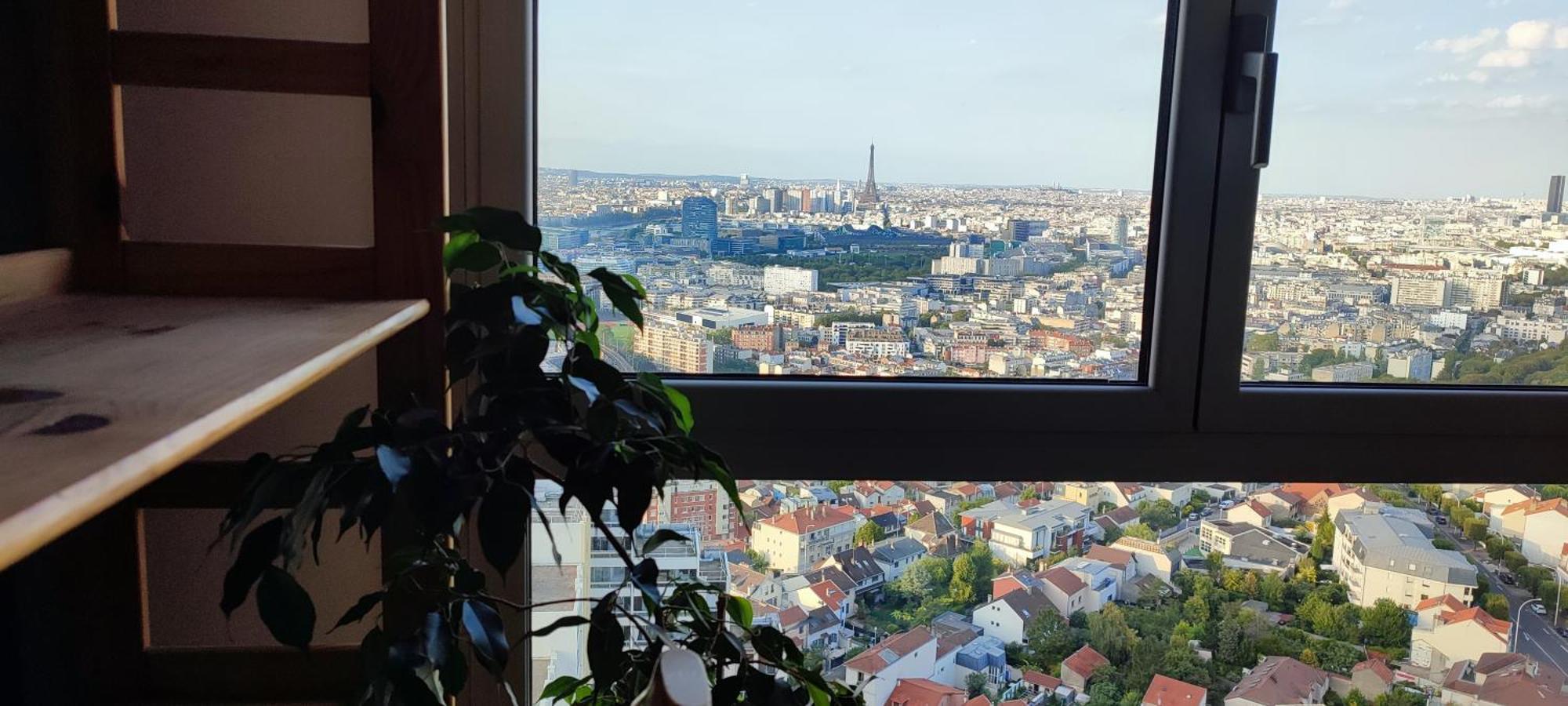 Full - Floor - Eiffel Tower Panoramic View Issy-les-Moulineaux